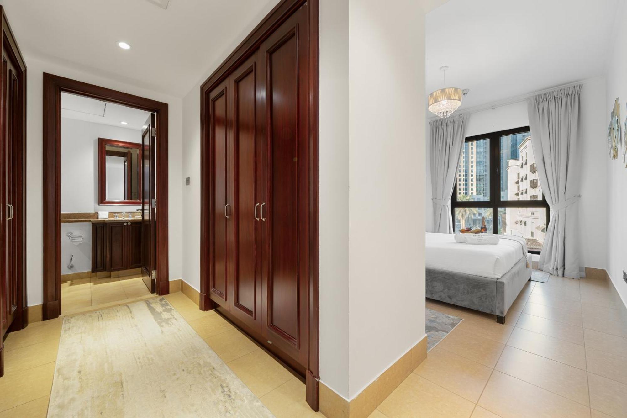Burj Khalifa View - Zanzabeel Downtown Dubai - Free Parking Apartment